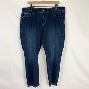 Torrid Fray Crop Boyfriend Vintage Stretch Denim